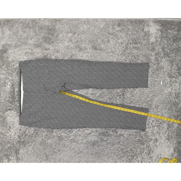 Chico's Women's Size 2 Legging Ankle Pants Black Rayon Pull On Geometric - Picture 7 of 8